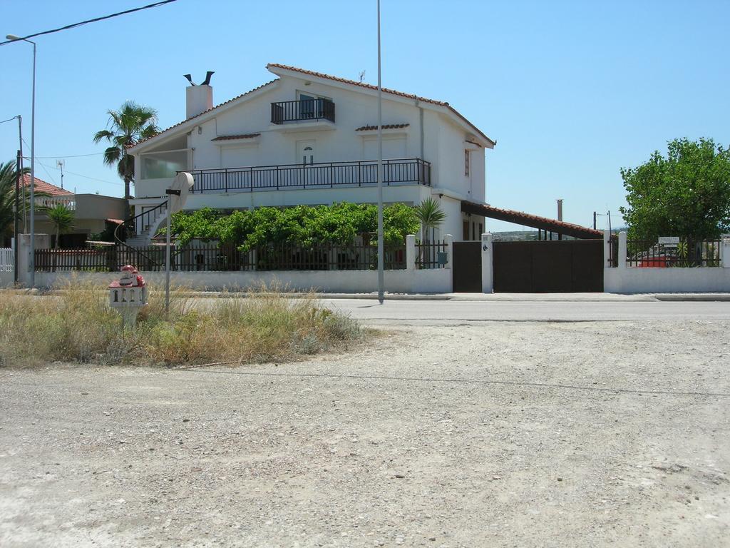 Apartment Next To The Sea In Poseidonia Posidhonía Екстериор снимка